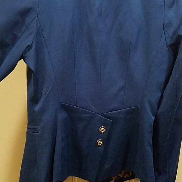 Blazer - Picture 2 of 4